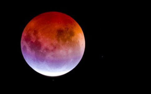 perigee moon eclipse in Sag.jpg