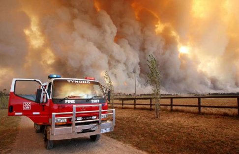 Bushfire_carbon burning becoming smoke clouds.jpg